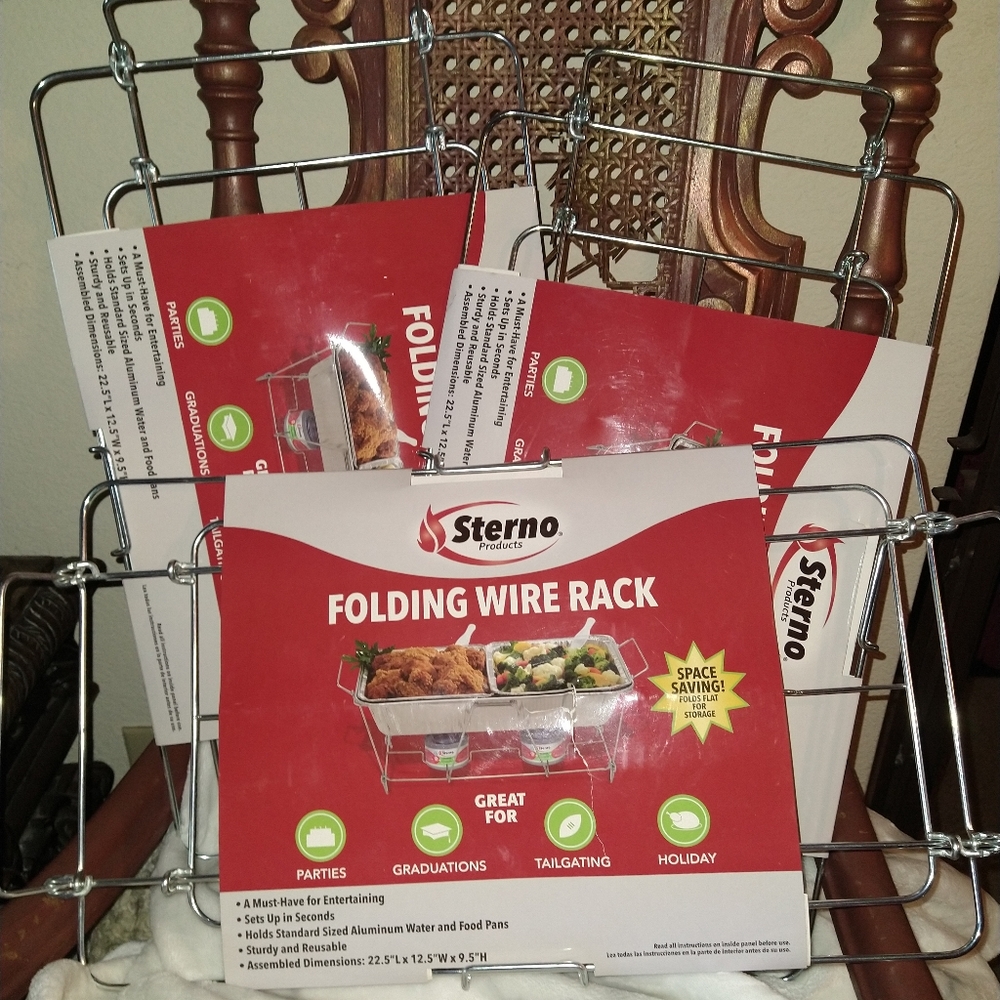 Folding wire rack